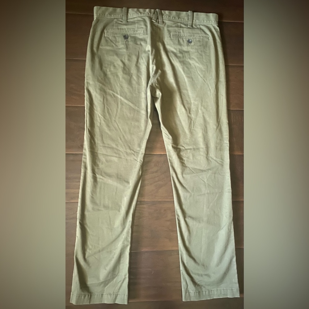 Express Slim Fit Men's Pants Cotton Zipper Pockets Size 32 by 30 olive/green
